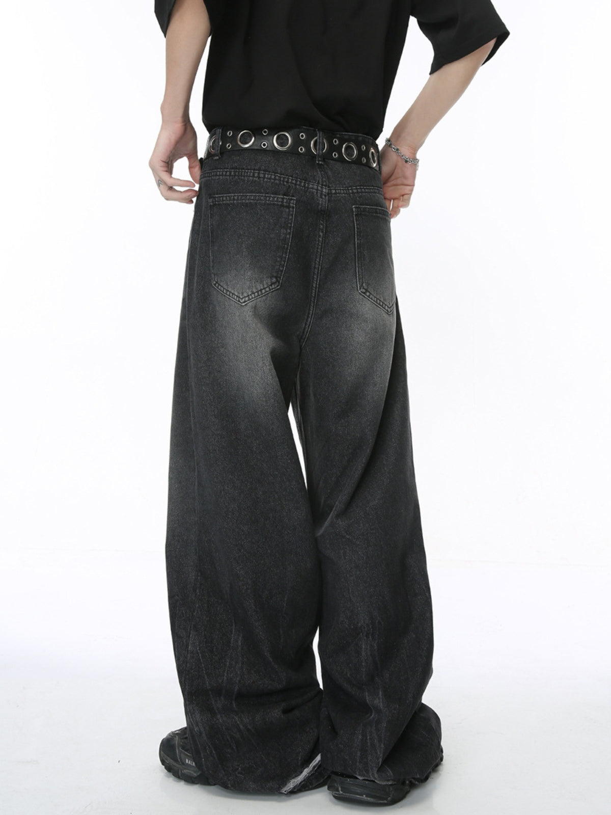 GRAVITAS - Baggy Basic Jeans | Teenwear.eu