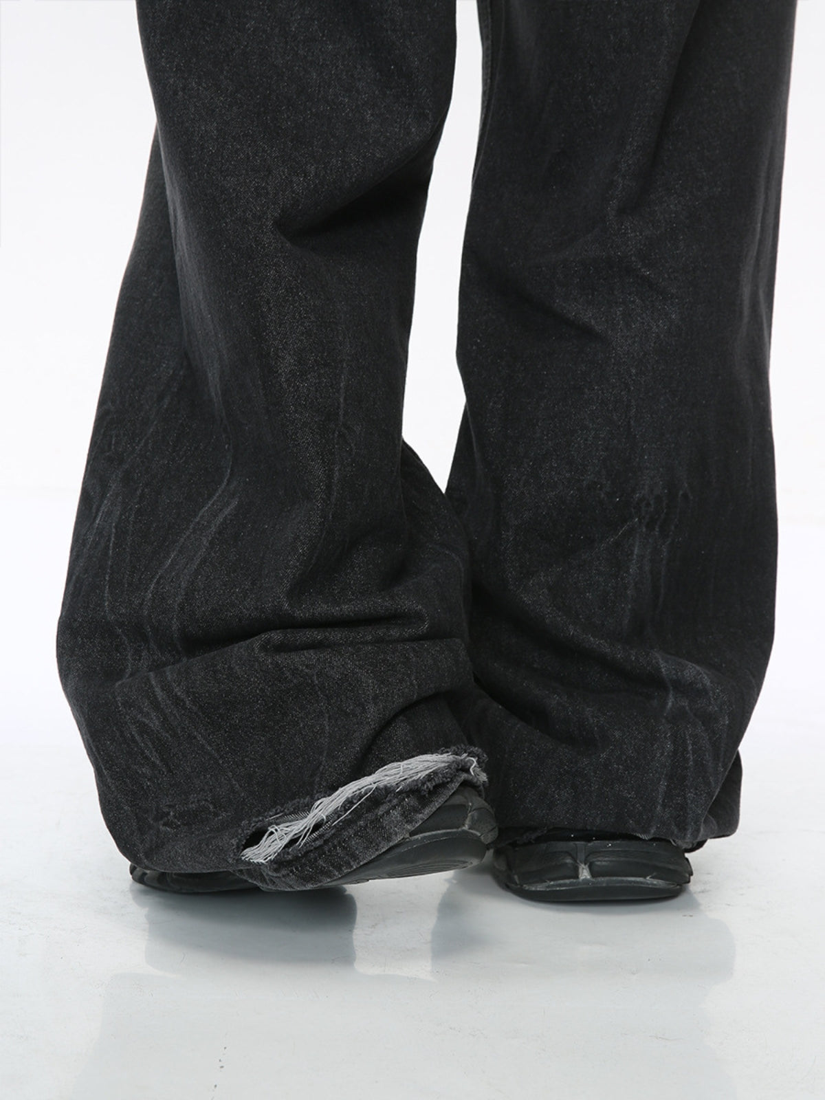 GRAVITAS - Baggy Basic Jeans | Teenwear.eu