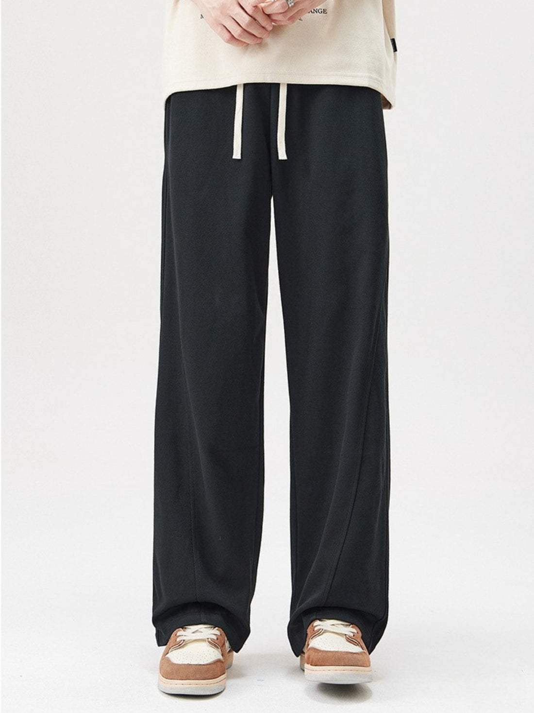 HUSH - Loose Basic Sweatpants | Teenwear.eu
