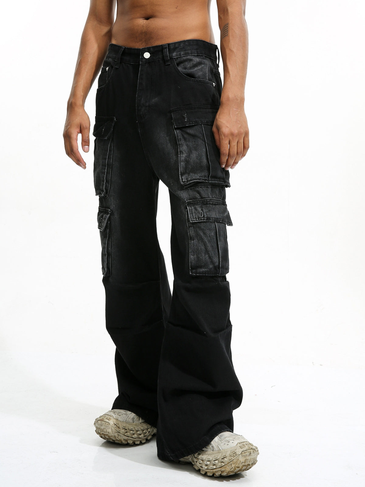 PATCHED - Baggy Washed Cargo Jeans | Teenwear.eu