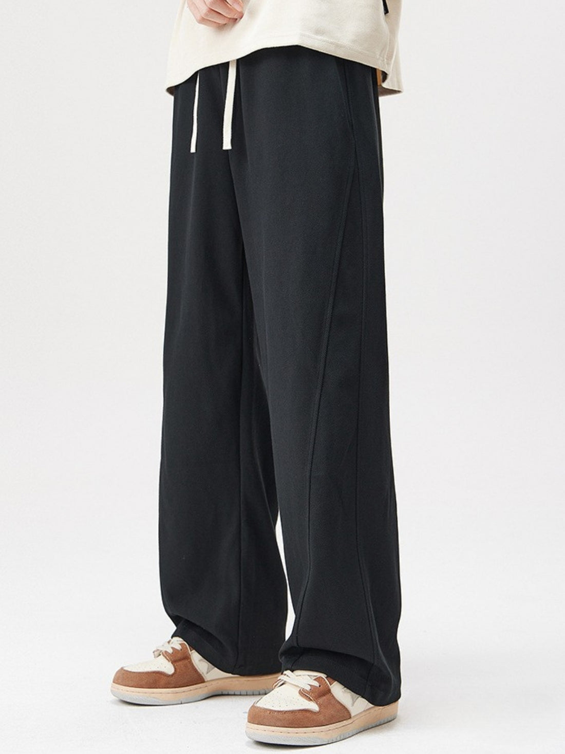 HUSH - Loose Basic Sweatpants | Teenwear.eu