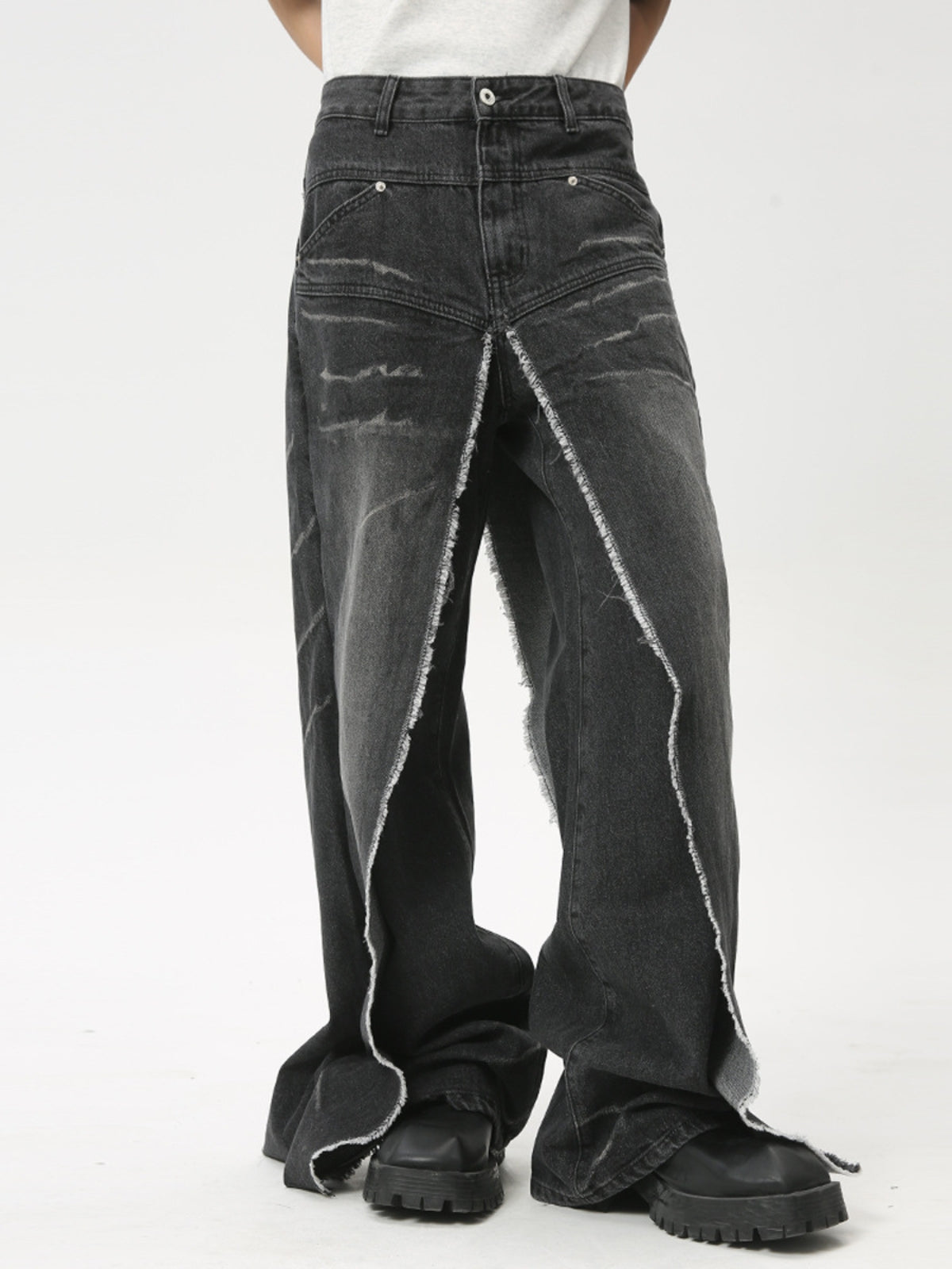 HRYZES - Baggy Embroidered Jeans | Teenwear.eu