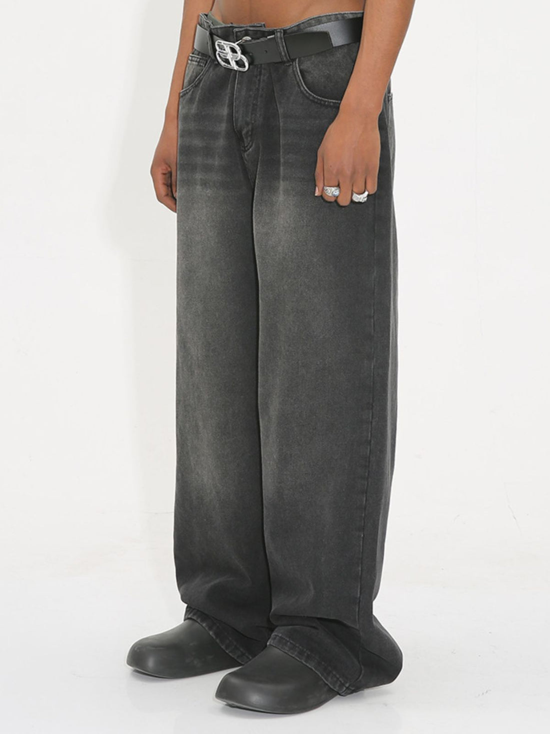 GRADIENT - Loose Basic Jeans | Teenwear.eu