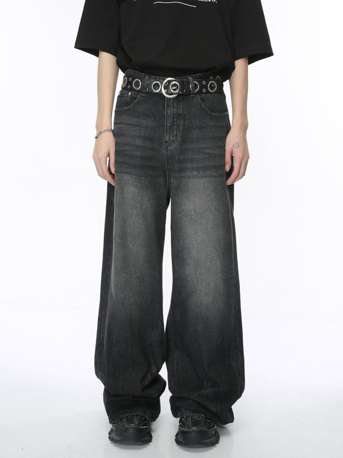 GRAVITAS - Baggy Basic Jeans | Teenwear.eu