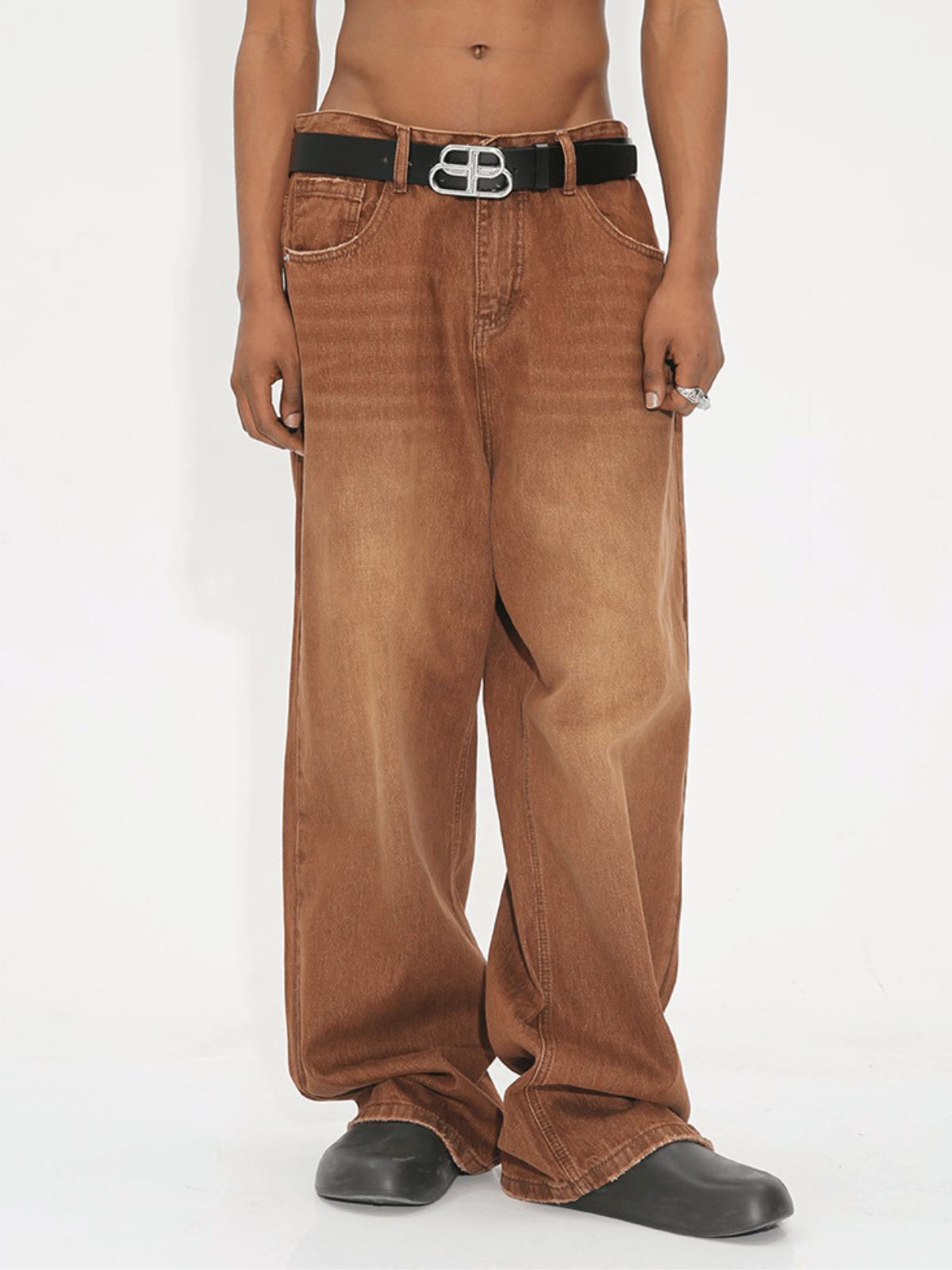BROWNIES - Loose Basic Jeans | Teenwear.eu