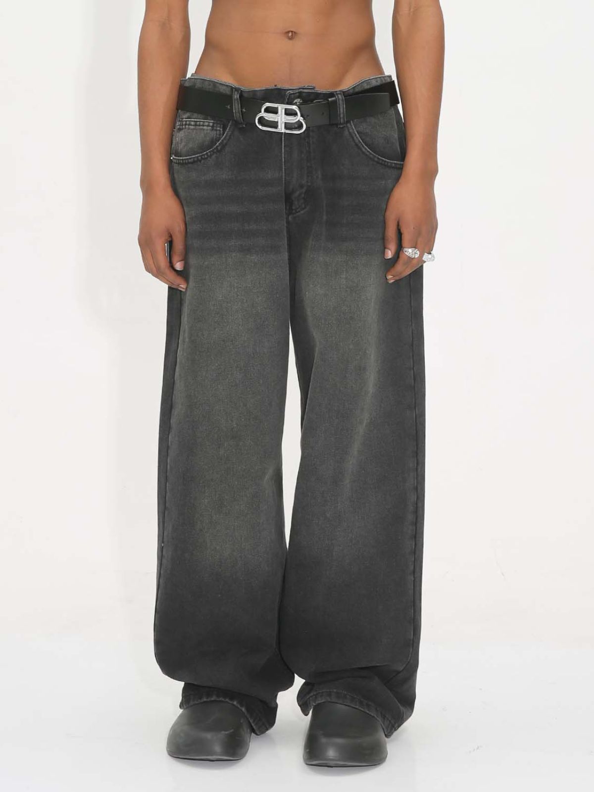 GRADIENT - Loose Basic Jeans | Teenwear.eu